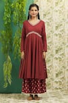 Alaya Advani_Red Cotton Embroidery Mirror And Thread V Neck Side Slit Kurta Palazzo Set _Online_at_Aza_Fashions