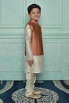 Samyukta Singhania_Off White Jacquard Silk Plain Mandarin Collar Kurta Set _at_Aza_Fashions