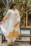 Vaani Beswal_Ivory Handwoven Malai Chanderi Applique Embroidered Esaa Kurta Trouser Set _Online_at_Aza_Fashions