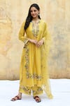 Buy_Label Niti Bothra_Yellow Pure And Handwoven Banarasi Silk Embroidery Blooming Flower Kurta Set_Online_at_Aza_Fashions