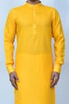 Samyukta Singhania_Yellow Kurta Cotton Plain Mandarin Collar Straight Set _at_Aza_Fashions