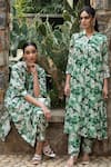 Divi by sonal khandelwal_Green Muslin(viscose) Printed Wild Floral V Neck Apple Tunic And Pant Set _Online_at_Aza_Fashions