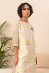 Arcvsh By Pallavi Singh_Ivory Chanderi Round Neck Geometric And Floral Print Kurta With Pant _Online_at_Aza_Fashions