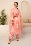Arcvsh By Pallavi Singh_Pink Chanderi Embroidery Round Neck Flower Bouquet Print Kurta With Pant _at_Aza_Fashions