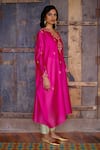 Shikha Mehta_Fuchsia Silk Chanderi Embroidered Thread V Neck Kaftan And Pant Set _Online_at_Aza_Fashions