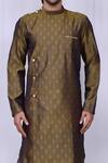 Shop_Nazaakat by Samara Singh_Green Jacquard Art Silk Floral Pattern Asymmetric Kurta Set_Online_at_Aza_Fashions
