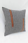 Throwpillow_Black Blend Of Cotton And Polyester Houndstooth Pattern Cushion Cover _Online