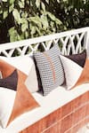 Buy_Throwpillow_Black Blend Of Cotton And Polyester Houndstooth Pattern Cushion Cover 