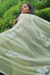 Buy_Meghstudio_Green Viscose Chiffon Hand Painted Daisy Saree With Unstitched Blouse Piece _Online_at_Aza_Fashions