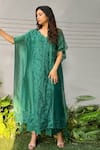 Ewaz_Green Chanderi Embroidery Floral V Neck Kaftan And Pant Set _Online_at_Aza_Fashions