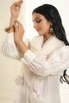 Buy_Omana By Ranjana Bothra_Ivory Chanderi, Organza Applique, Embroidery, Tassels V-neck Safina Kurta Set _Online_at_Aza_Fashions
