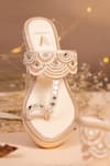 Buy_House Of Vian_Gold Embroidery Jashn Scallop Kolhapuri Wedges _Online_at_Aza_Fashions