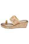 Kkarma Accessories_Pink Embroidery Neemrana Toe Ring Wedges _Online_at_Aza_Fashions