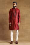 Raghavendra Rathore Jodhpur_Maroon Silk Embroidered Floral Pattern Kurta _Online_at_Aza_Fashions