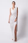 Buy_431-88 By Shweta Kapur_Ivory Silk, Jersey V-neck Liquid Annie Pre-draped Saree With Luna Blouse _Online_at_Aza_Fashions