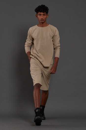 Dubai Chic: Unisex Oversized T-Shirt and Shorts Coord Set main image 1