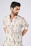 Buy_S&N by Shantnu Nikhil_Off White Silk Twill Printed Jewel Patterns Slim Fit Kurta _Online_at_Aza_Fashions