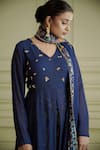AFFROZ_Blue Georgette Printed Paisley Jaal V Neck Hand Embroidered Kurta Set _at_Aza_Fashions
