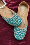 Cilwana Studio_Green Embroidered Dabka Juttis _Online_at_Aza_Fashions