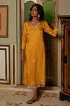 Zoon_Yellow Kurta Satin Embroidered Aari V Neck Bright Crystal Pant Set _Online_at_Aza_Fashions