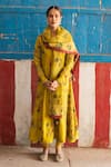 Buy_Archana Jaju_Yellow Silk Embroidery Mandarin Collar Printed Kurta Set _at_Aza_Fashions