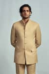 Buy_ARJUUN KILACHAND_Beige Suiting Bandhgala And Pant Set _at_Aza_Fashions