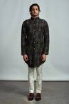 Arjuun Kilachand Black Spun Silk Kurta Online at Aza Fashions Arjuun Kilachand_Black Spun Silk Kurta _Online_at_Aza_Fashions