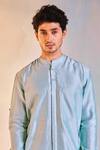 Shop_Charkhee_Green Kurta Chanderi Plain Mandarin Collar _at_Aza_Fashions