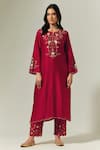 Buy_Anantaa by Roohi_Red Silk Chanderi Embroidered Floral Notched Kurta _at_Aza_Fashions