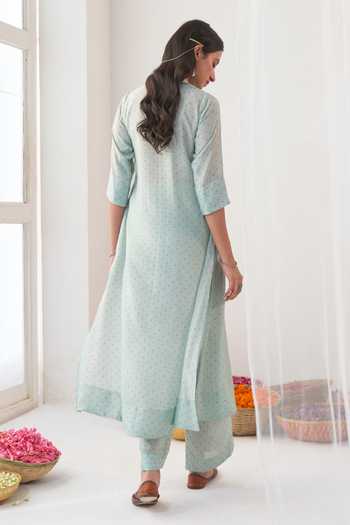 Shop_Negra Elegante_Green Chanderi, Cotton Silk Digital Print, Mirror Work V Neck Peony Kurta Set _at_Aza_Fashions
