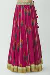 Kunwarani Ritu_Pink Muslin V Neck Printed Lehenga Set _at_Aza_Fashions