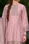 Safaa_Pink Velvet, Silk Gota Patti Keyhole Neck Sabaq Paisley Pattern Woven Kurta Set _Online_at_Aza_Fashions
