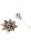 Buy_Cosa Nostraa_Gold Plated The Emblem Brooch And Lapel Pin Gift Box _Online_at_Aza_Fashions