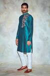 Buy_DiyaRajvvir_Green Silk Lining Embroidered Straight Kurta _at_Aza_Fashions
