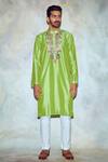 Buy_DiyaRajvvir_Green Cotton Silk Embroidered Straight Kurta_at_Aza_Fashions