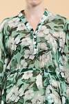 Divi By Sonal Khandelwal_Green Georgette V-neck Wild Apple Print Kaftan _at_Aza_Fashions