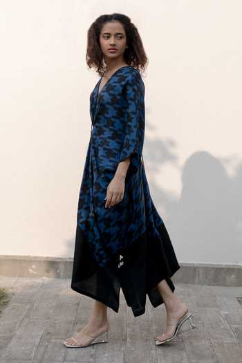 Shop_Kavya Singh Kundu_Black Silk Tassels V-neck Cairo Houndstooth Print Kaftan _Online_at_Aza_Fashions