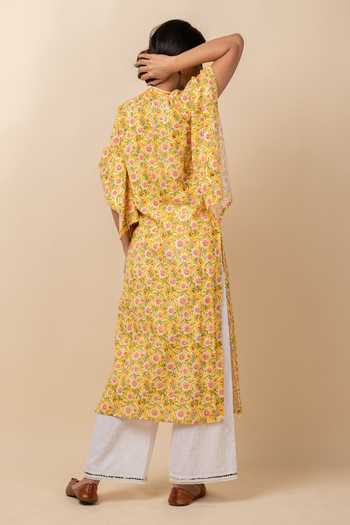 Shop_Kalakaari By Sagarika_Yellow Cotton Floral V Neck Printed Kaftan And Pant Set _at_Aza_Fashions
