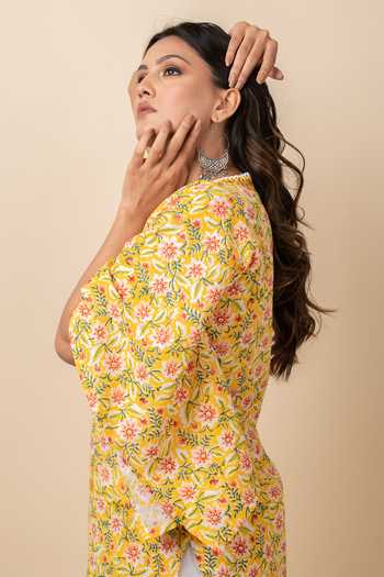 Kalakaari By Sagarika_Yellow Cotton Floral V Neck Printed Kaftan And Pant Set _at_Aza_Fashions