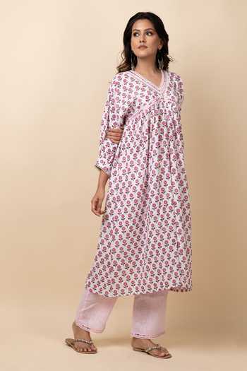 Kalakaari By Sagarika_Pink Cotton Floral, Striped V Neck Printed Kurta And Pant Set _Online_at_Aza_Fashions