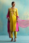 Shivani Bhargava_Yellow Handloom Chanderi Embroidered Aari V Neck Colorblock Kurta _Online_at_Aza_Fashions