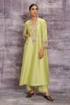 Buy_Label Niti Bothra_Green Chanderi Silk Embroidered Thread Work V Neck Floral Kurta And Palazzo Set _at_Aza_Fashions