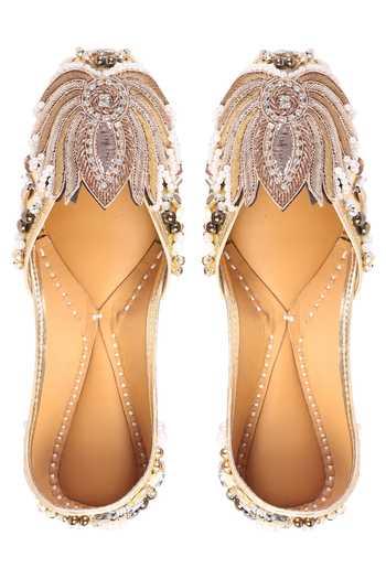 Buy_5elements_Gold Lotus Embroidered Juttis _at_Aza_Fashions