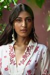 Amrita Thakur_White Kurta Chanderi Pant Cotton Embroidery V Neck Printed Set _Online_at_Aza_Fashions