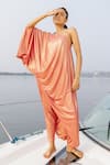 Buy_HOUSE OF FETT_Gold Luxury Foil Knit Fabric With Texture Plain Bellagio Off Tunic And Pant Set _at_Aza_Fashions