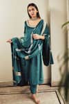 Buy_House Of Pink_Green Pure Velvet Scoop Neck Embroidered Kurta Set _at_Aza_Fashions
