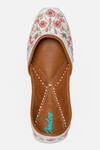 Shop Imlee Jaipur White Embroidered Floral Juttis at Aza Fashions Shop_Imlee Jaipur_White Embroidered Floral Juttis _at_Aza_Fashions