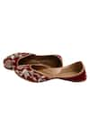 Buy_Kurrbat_Maroon Embroidered Jharoka Juttis _at_Aza_Fashions