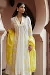 Buy_Amrita Thakur_White Kurta Chanderi Pant Cotton V Neck Panelled Set _Online_at_Aza_Fashions