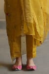 Begum_Yellow Kurta And Pant Tissue Dupatta Organza Inner Mulmul V Embroidered Set _at_Aza_Fashions